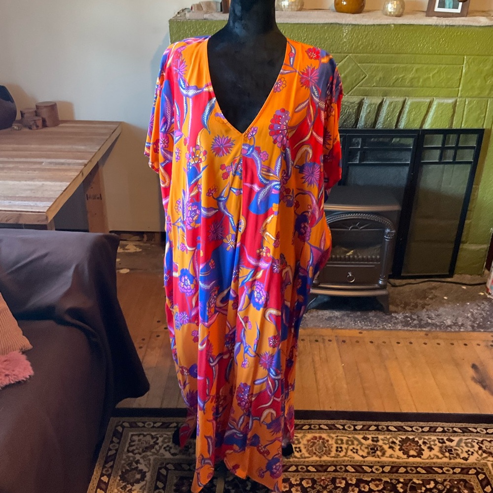 Vibrant Floral V-Neck Kaftan
